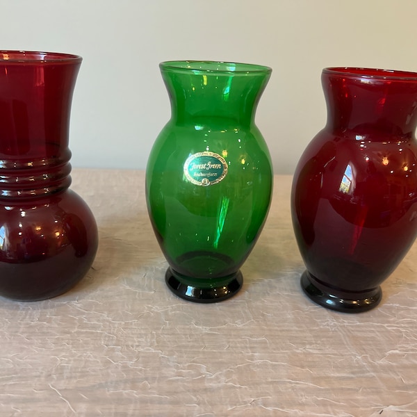 Vintage Anchor Hocking 6.50" Vase | Choose From: Ruby Red 3 Ring Vase, Forest Green 3-Ring Vase, Or Forest Green Flared(Original Sticker)