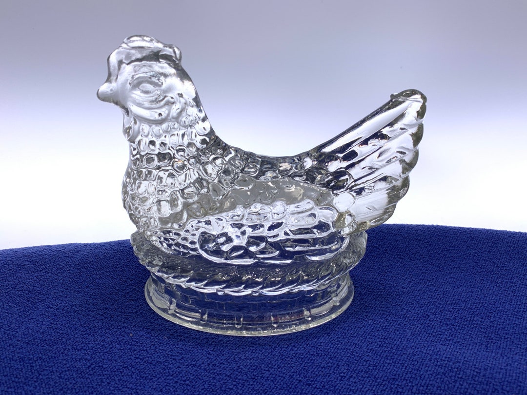【送料無料】インディアンガラス 小物入れ ニワトリ Hen on Nest Vintage Glass Hen on Nest I Choose From: Indiana Glass Mystery Hen