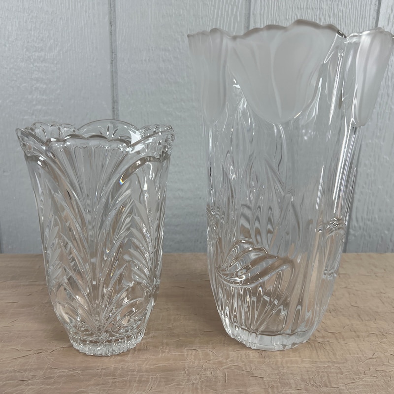 Striped Scalloped Sides Vase main image 1