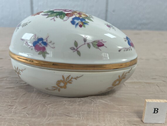 Mid-Century Egg-Shaped Porcelain Pill/Trinket Box… - image 8