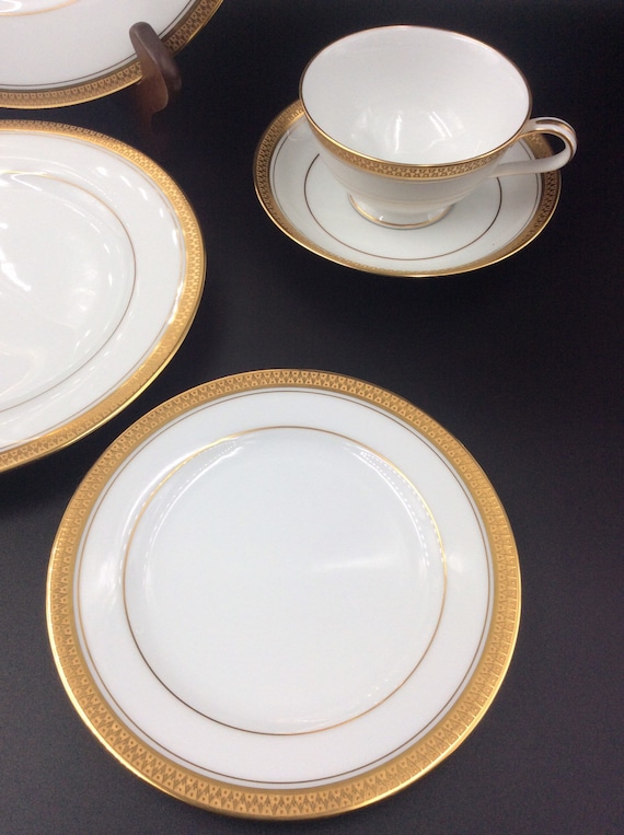 Vintage Noritake China 7-piece Place Setting | Goldridge