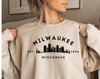 Milwaukee Sweater, Milwaukee Crewneck, Milwaukee Sweatshirt, Milwaukee Shirt, Milwaukee Gift, House Warming Gift, Unisex, Souvenir, Trip