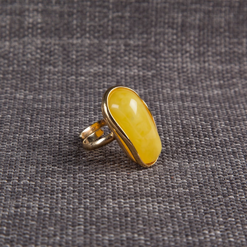 Baltic Amber Beautiful Gold plated yellow Ring 11.7 g.