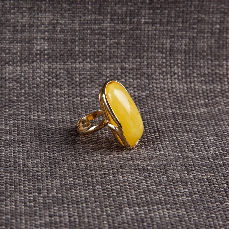 Baltic Amber Beautiful Gold plated yellow Ring 11.7 g.