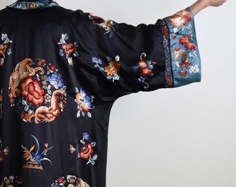 black embroidered china coat / mandarin collar / cheongsam / chinese coat