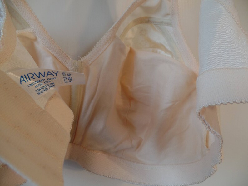 Beautiful Airway 42D style 1598 mastectomy bra vintage 1990/'s made to wear with breast prosthesis