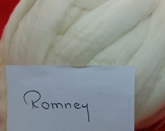 50 grams of Romney in a comb for spinning, felting and crafting. (1 Kg = 55,00 Euro)