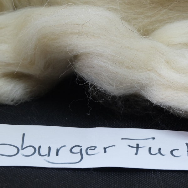 50 grams of wool from the Coburg fox sheep in a carding band (1 kg = 55,00 Euro)