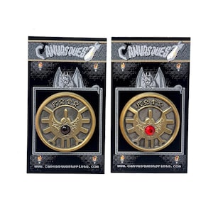 Dragon Warrior / Dragon Quest voor NES, Mark of Erdrick 2" metalen pin en magneet, verkrijgbaar met twee verschillende stenen - NES Retro Gaming Art