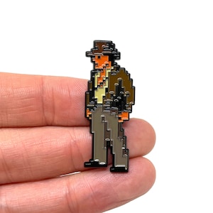Indiana Jones et le destin de l&#39;Atlantide - Épingle ou aimant en émail Indy - Illustrations de jeu rétro - Jeux d&#39;aventure PC