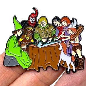 Dungeons and Dragons Cartoon - Quest for the Dungeon Master - Bordspelkunst - 2" emaille pin en magneet - Klassiek bordspel DnD gaming art