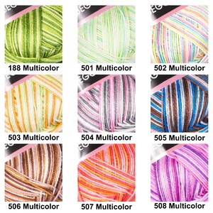 Puede incluir: Una colecci&oacute;n de nueve ovillos de lana, cada uno con distintos patrones de rayas multicolores. Los ovillos est&aacute;n etiquetados con los n&uacute;meros 188, 501, 502, 503, 504, 505, 506, 507 y 508, mostrando combinaciones de colores verde, rosa, azul, marr&oacute;n, naranja y gris.