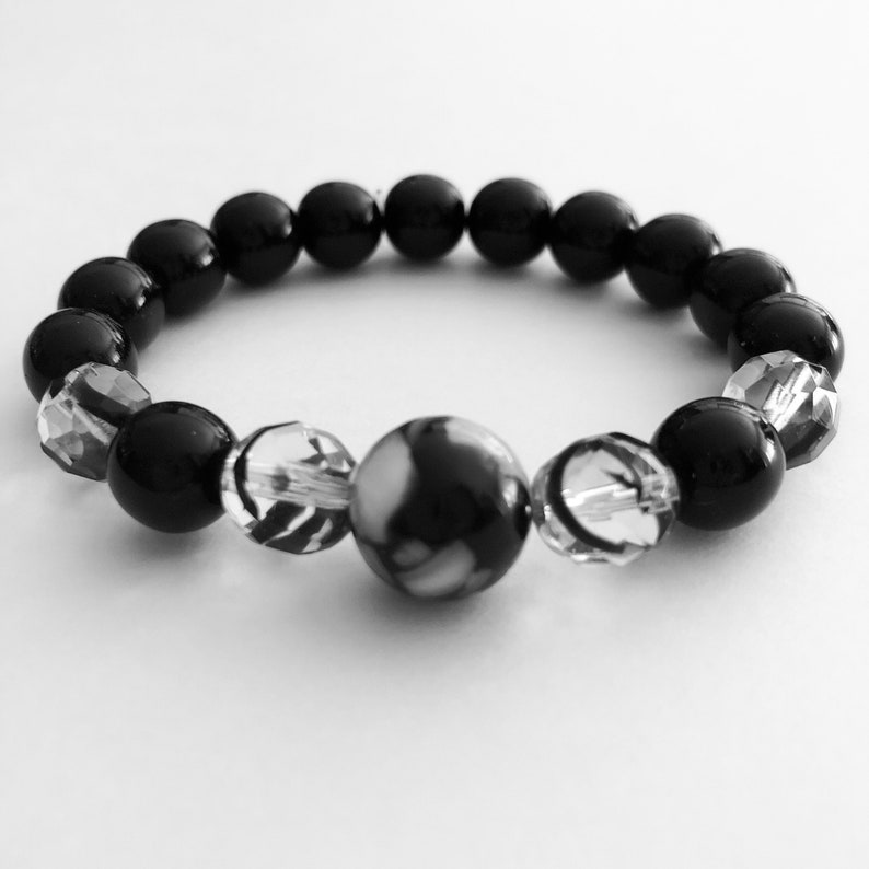 Black /& White Bracelet Handcrafted Beaded Bracelet Czech Glass,Mother of Pearl,Ladies Jewelry Gift Ideas For Her,Stretchy Black Bracelet
