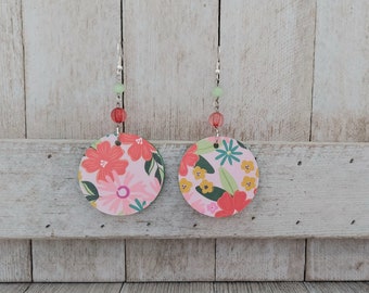 Circle flor colgante primavera primavera inspirado floral patrón papel pendientes colores brillantes que coordinan las cuentas regalos para ella