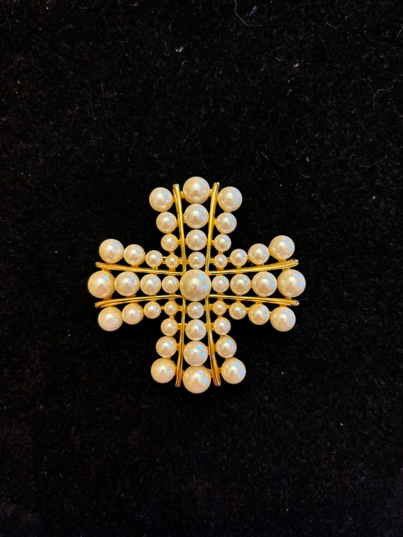 Joan Rivers Pearl Maltese Cross Brooch Pin