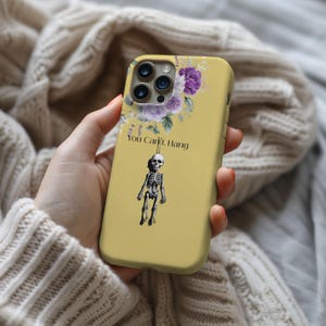 Funda para teléfono con diseño floral, espeluznante, linda, oscura, divertida, humorística, de Halloween, esqueleto gótico, para iPhone 16, 15, 14 y 13, Samsung S22, S21 Ultra Plus