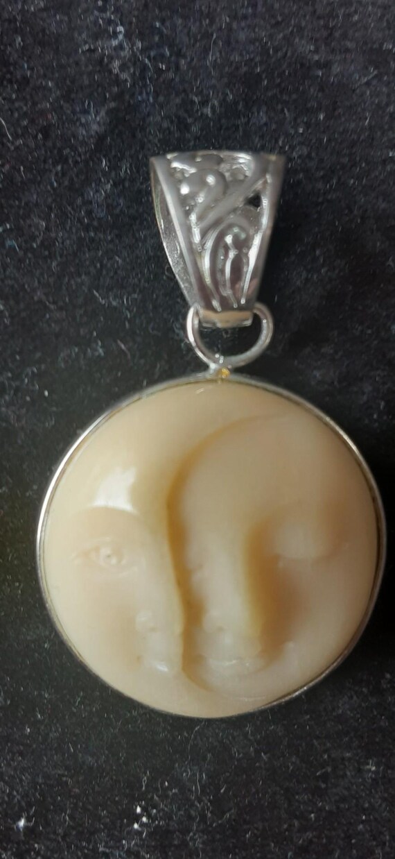 Double Moon Bone Colored Pendent - image 3