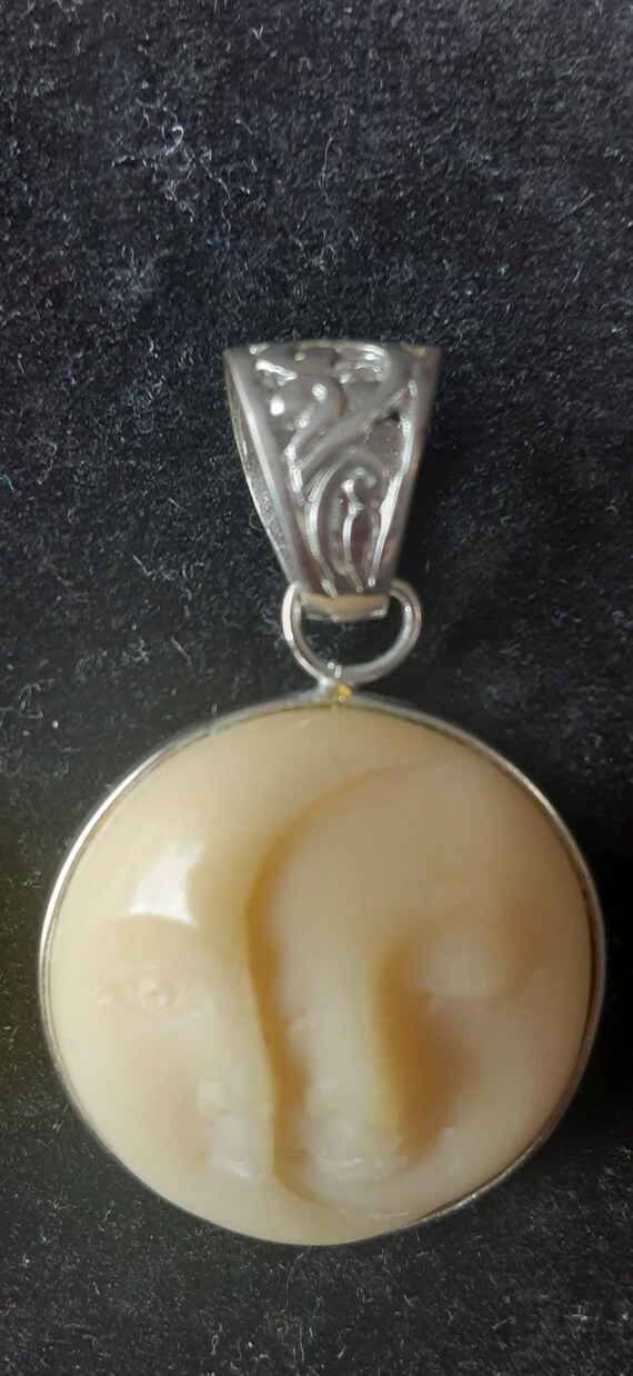 Double Moon Bone Colored Pendent - image 4