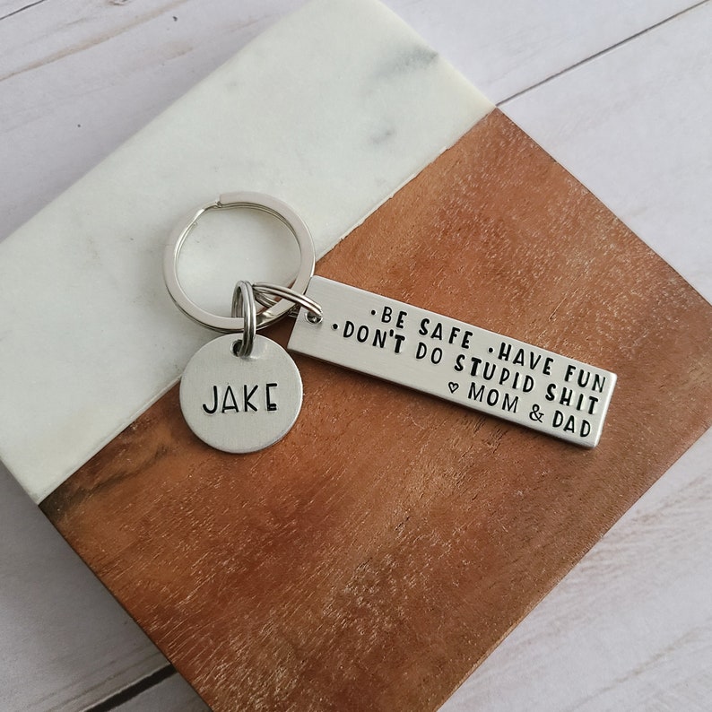 Cute Car Stuff for Teens, Be Safe Have Fun Don't Do Stupid Sh*t, Sweet 16 Keychain from Mom and Dad, Teenager New Driver, Birthday Gifts Bild 4