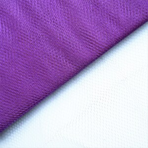 Voile Français motif cyclamen petite fenêtre des années 1940 / filet de chapellerie super fin / / matériel de création de chapeaux pour la fabrication de chapeaux - 1 mètre (39,5 po.) P1