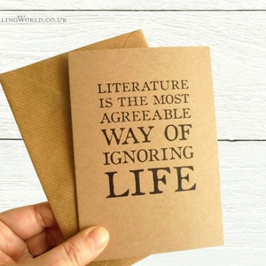 devis pour amoureux des livres, vierge à l'intérieur | Citation Pessoa pour un anniversaire de rat de bibliothèque ou toute autre occasion | Carte de voeux kraft A6 pour lecteur solitaire