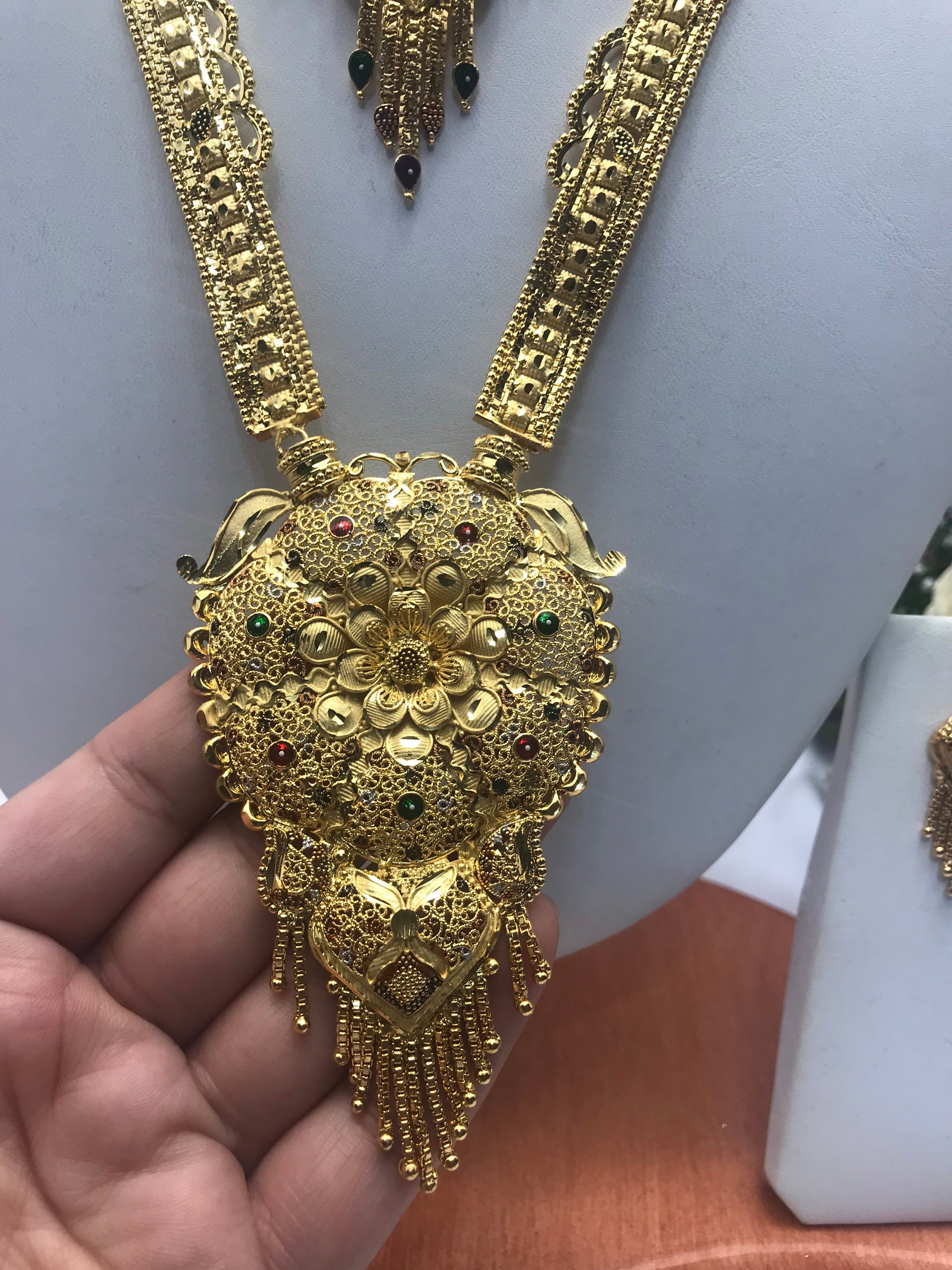 Heavy rani deals haar design