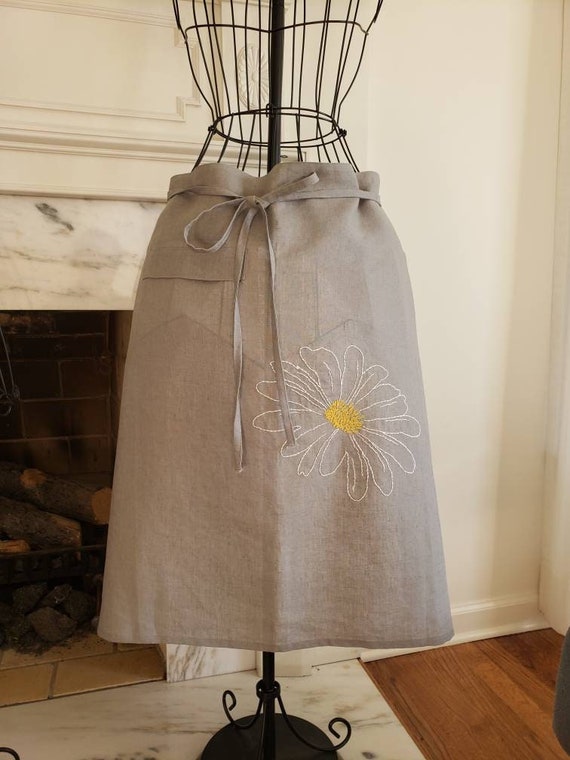 Half Linen Apron with Daisy Embroidery, grey, long length