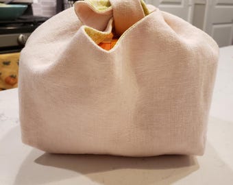 Bento Bag, reversible, in pink linen and green floral cotton print