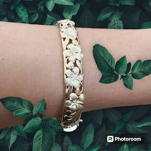 14k Gold  Diamond cut plumeria flower Bangle Bracelet Hawaii
