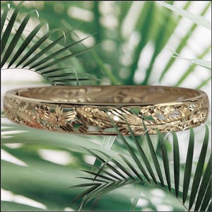 14k Gold  Diamond cut plumeria flower maile  Bangle Bracelet Hawaii
