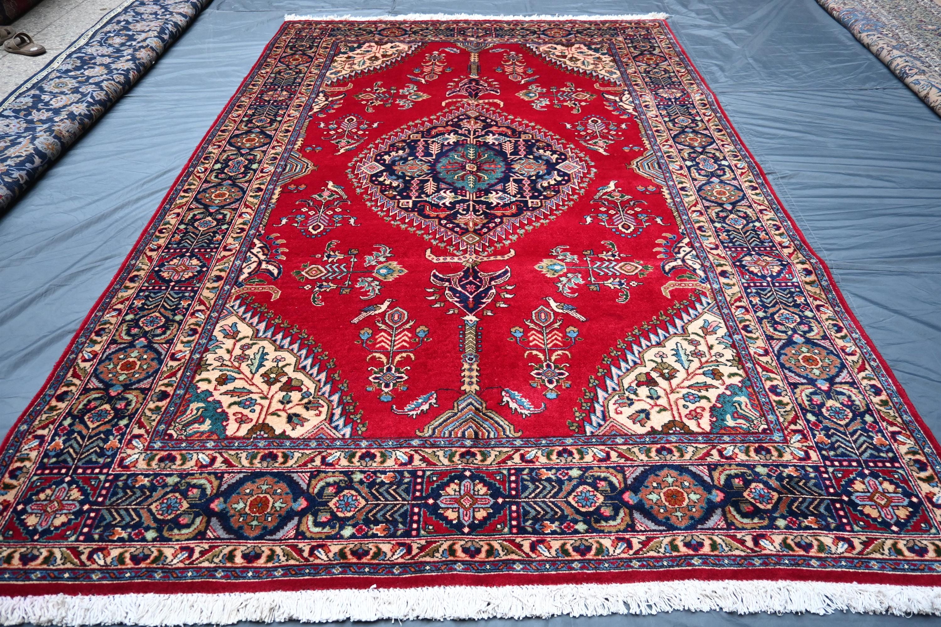 ✦vintage rug✦116cm×55cm　ペルシャ絨毯　トルバトヘイダリエ 7x10 Turkish Vintage Wool Rug, Handmade Red Medallion Rug - Etsy
