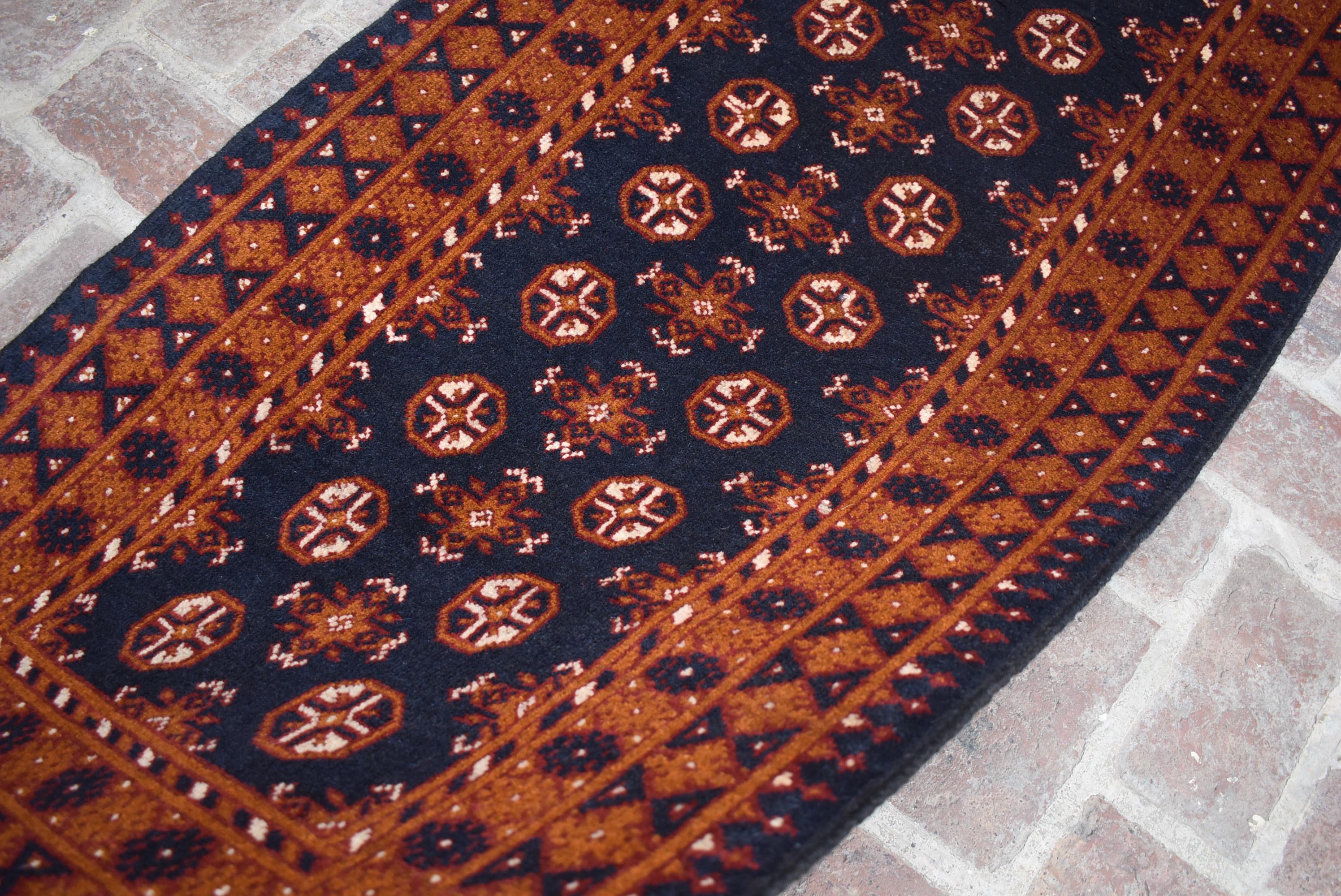 ヴィンテージ トルクメン ボハラ ランナーラグ、3x10 ネイビーブルー