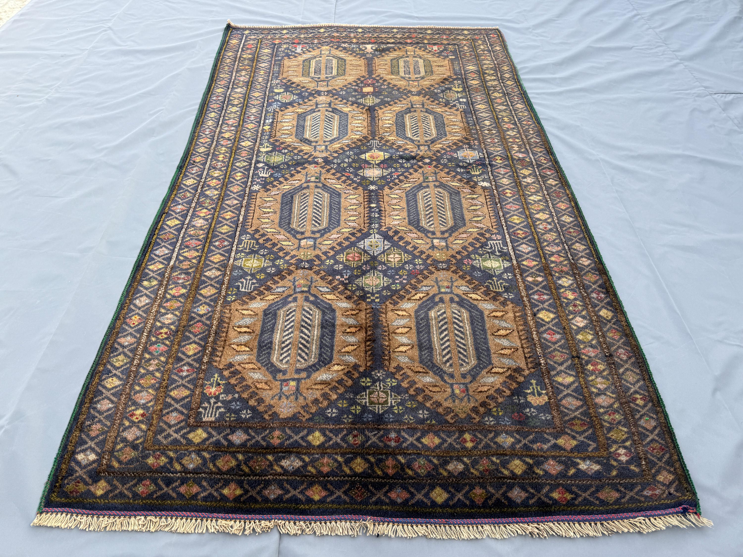 VintageRugsGallery - Etsy 日本