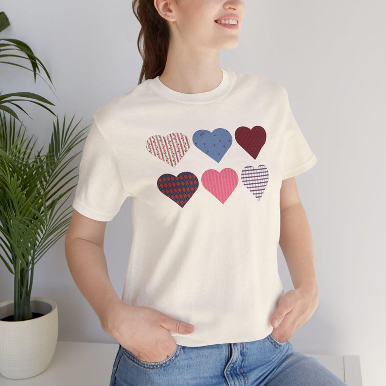 18-Inch Doll Shirt: Retro Hearts Valentine's Day Tee image 7