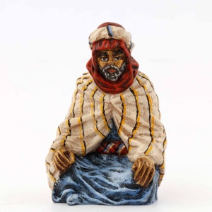 Bedouin sitting • A 2430 • Fritz Bermann® • Vienna Bronzes Since 1850 • Certified