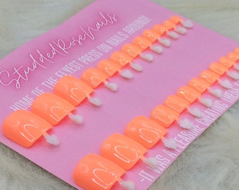 Peaches n Cream / Toes-On-The-Go / Unghie finte / StuddedRoseNails