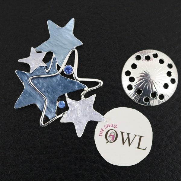 Magnetic Brooch - Star Pattern Christmas Gift Brooches - Blue, Pearl White