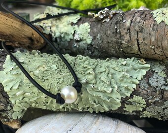 1 PEARL CHOKER STERLING Silver Lobster Closure/ Adjustable Pearl Leather Choker/ 1 Pearl Leather Choker/Simple Pearl Necklace/beach choker