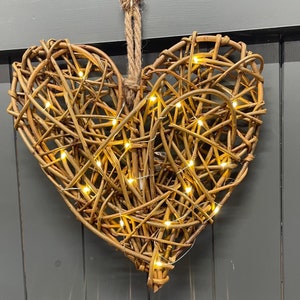 Wilgenhart | Handgemaakt hart | Deurhanger | Krans | Bruiloftsdecoratie | 9e verjaardag | 20 ledlampjes | Buiten of binnen | Kerstmis
