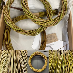 Könnte beinhalten: Ein Set aus drei Weidenkränzen in verschiedenen Größen, mit einem Bündel Weidenzweige und einer Visitenkarte für Deb Jones Willow. Die Karte lautet "Handgefertigte Handwerke und Schilfkreationen".