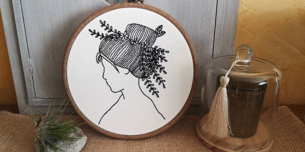 Broderie Beauté Féminine