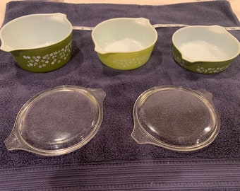 Vintage Pyrex Avocado Green Crazy Daisy Spring Blossom Line Casserole Dish