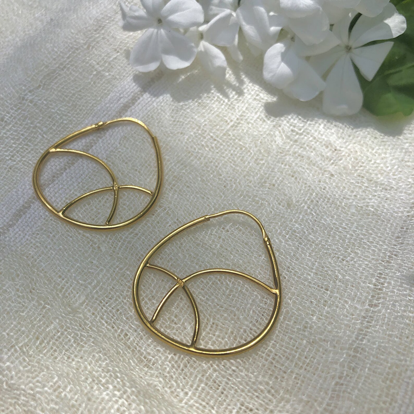 tops earrings gold design
