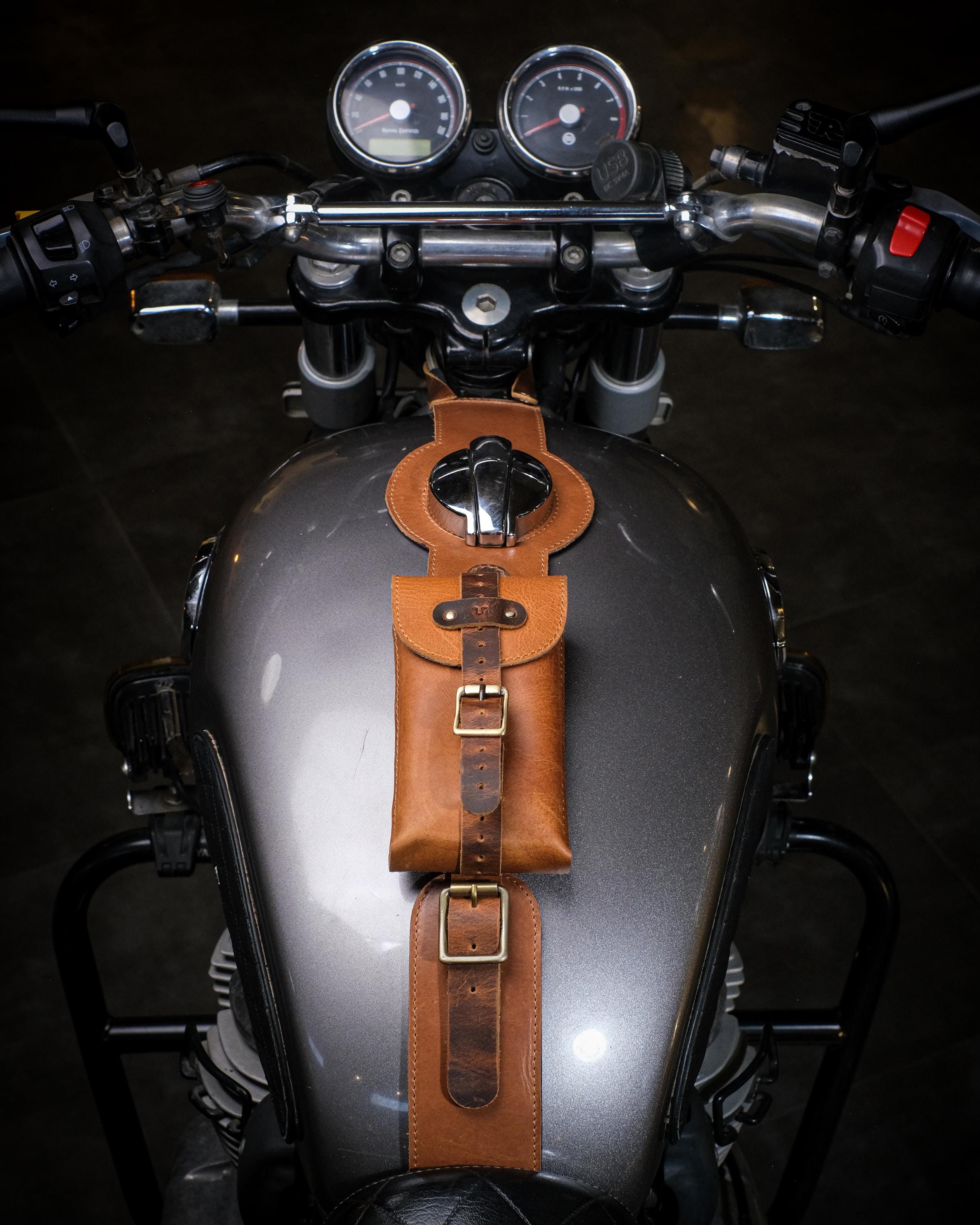 Royal Enfield Interceptor, Bear & GT 650 Genuine Leather Vertical