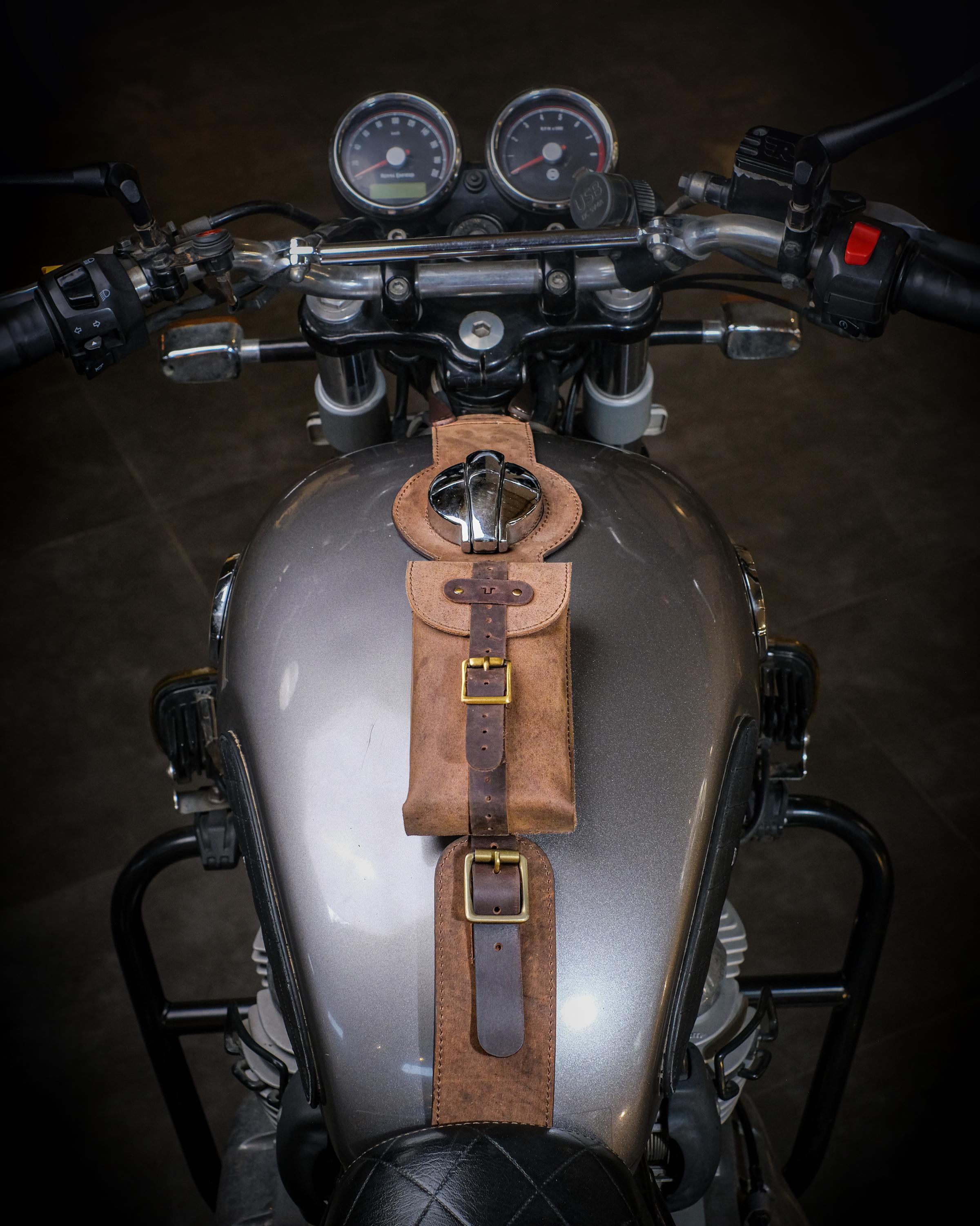 Royal Enfield Interceptor, Bear & GT 650 Genuine Leather Vertical