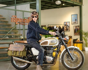 Alforjas Touring Expedition de lona y cuero resistentes para la serie Triumph Bonneville, con soportes de Trip Machine Company.