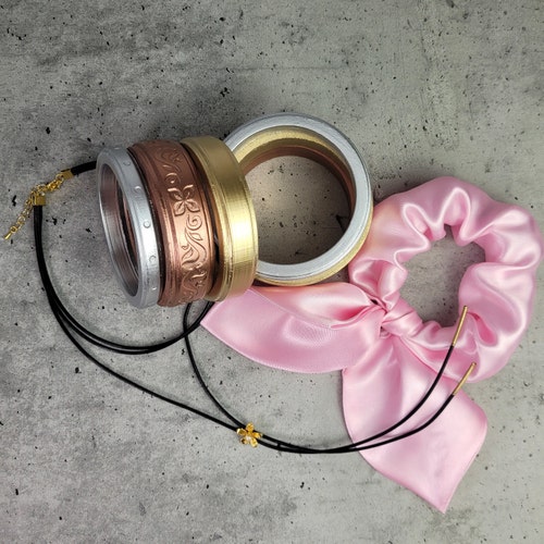 Ensemble jonc et collier Aerith de Fantasy RPG VII. Accessoires de déguisements. Noeud de cheveux Aerith FFVII. Impression 3D - Fabriqué sur commande.