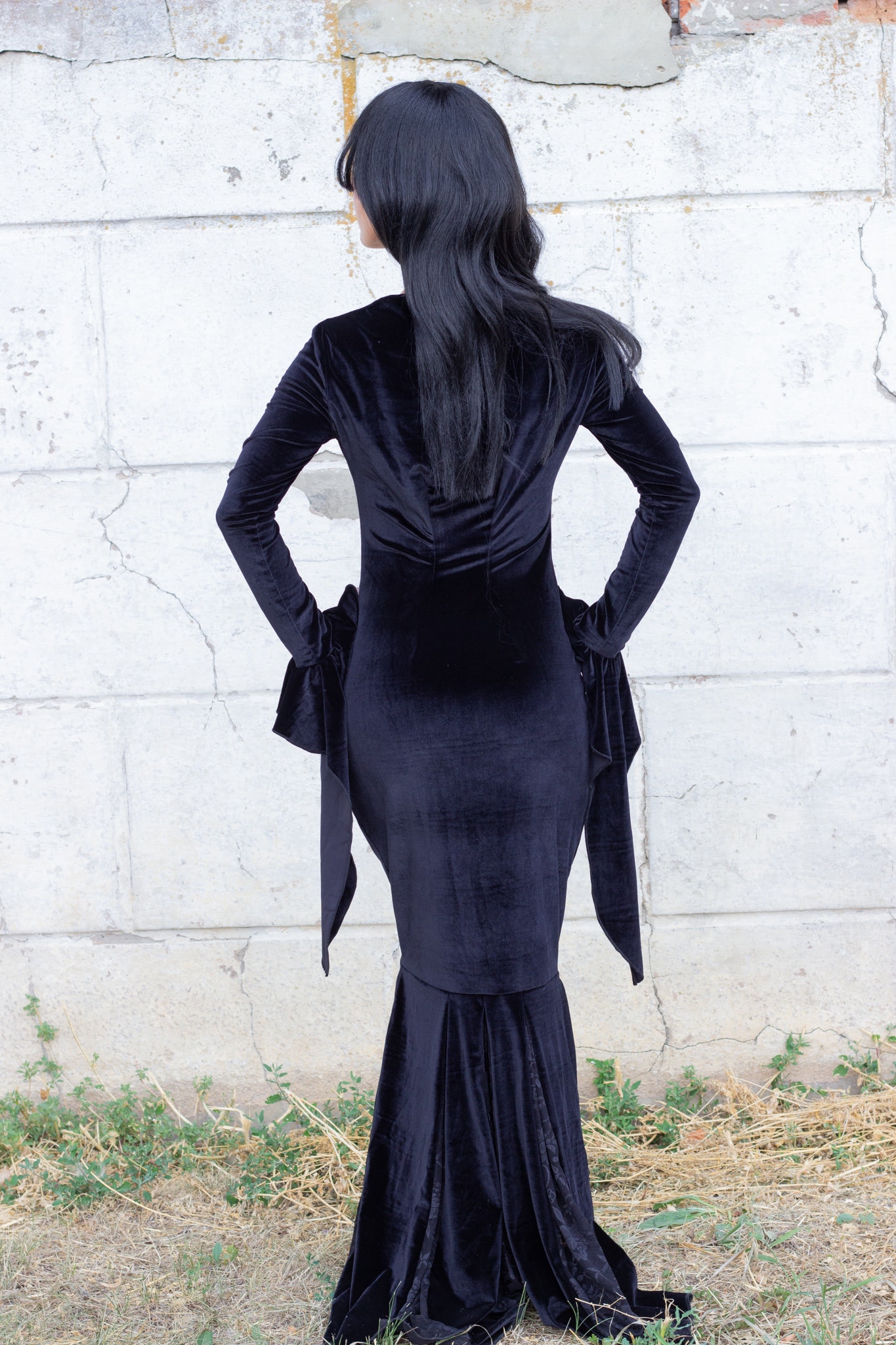 MORTICIA ADDAMS DRESS. V Neck Black Velvet Dress With Long Sleeve. Witch Halloween Cosplay Costume for Adult. Floor Length Evening Gown. - Etsy MORTICIA ADDAMS DRESS. V Neck Black Velvet Dress With Long Sleeve. Witch Halloween Cosplay Costume for Adult. Floor Length Evening Gown. - Etsy