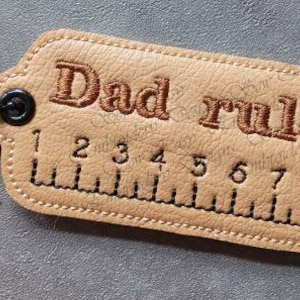 Porte-clés/étiquette de sac de règles de papa Motif de broderie machine ITH 4 x 4