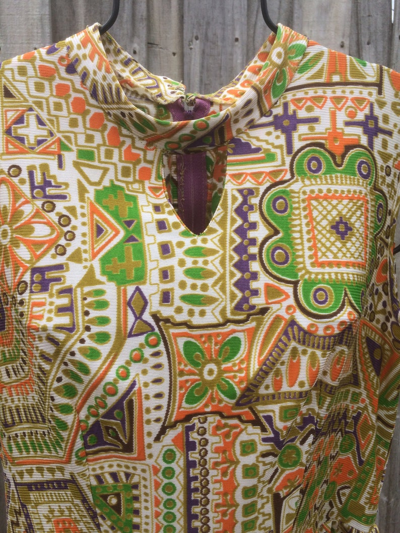 vintage 1960s psychedelic pattern sleeveless maxi dress wkeyhole neck